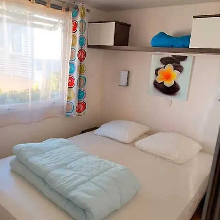 Mobil-home 4pers Avec Terrasse Et Wi-fi Pyrenees Font-romeu אתר קמפינג *